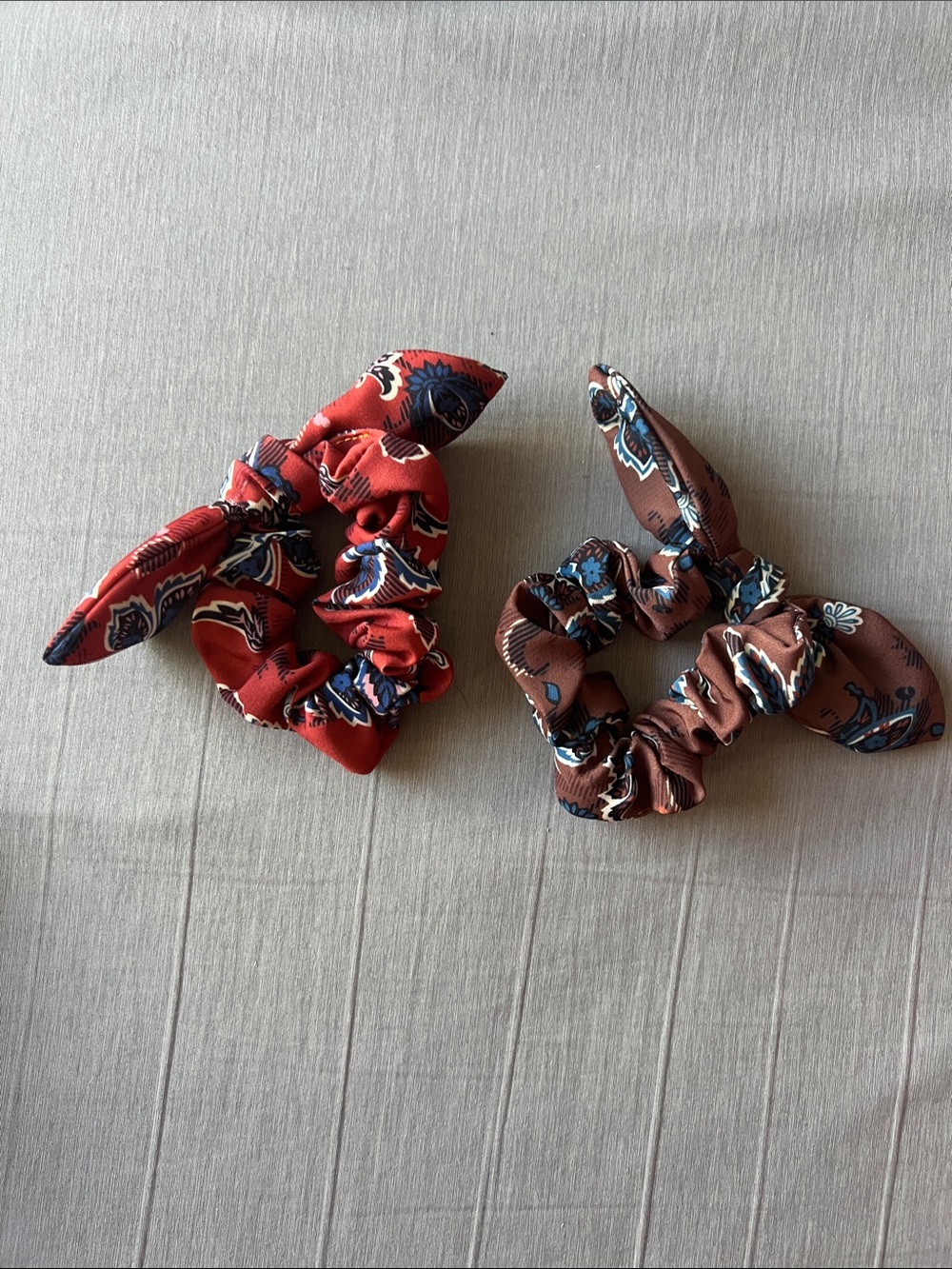 Stylish Floral paisley Print Bow Scrunchie Set - burnt orange/red & brown
